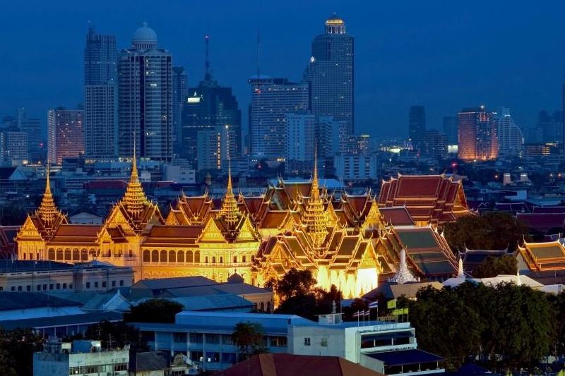 grand-palace-night-bangkok-thailand